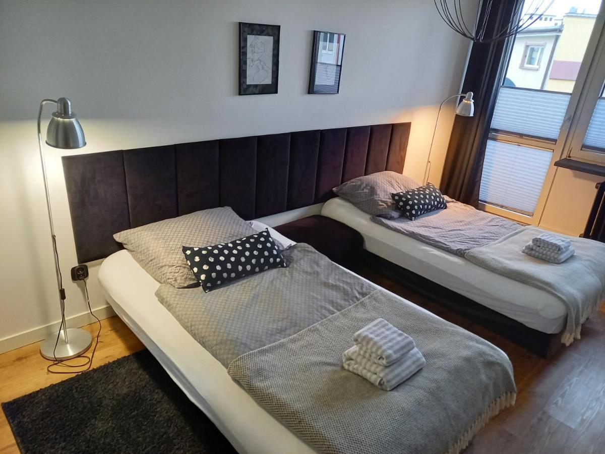 Brzezno Plaza Apartment กดัญสก์ ภายนอก รูปภาพ