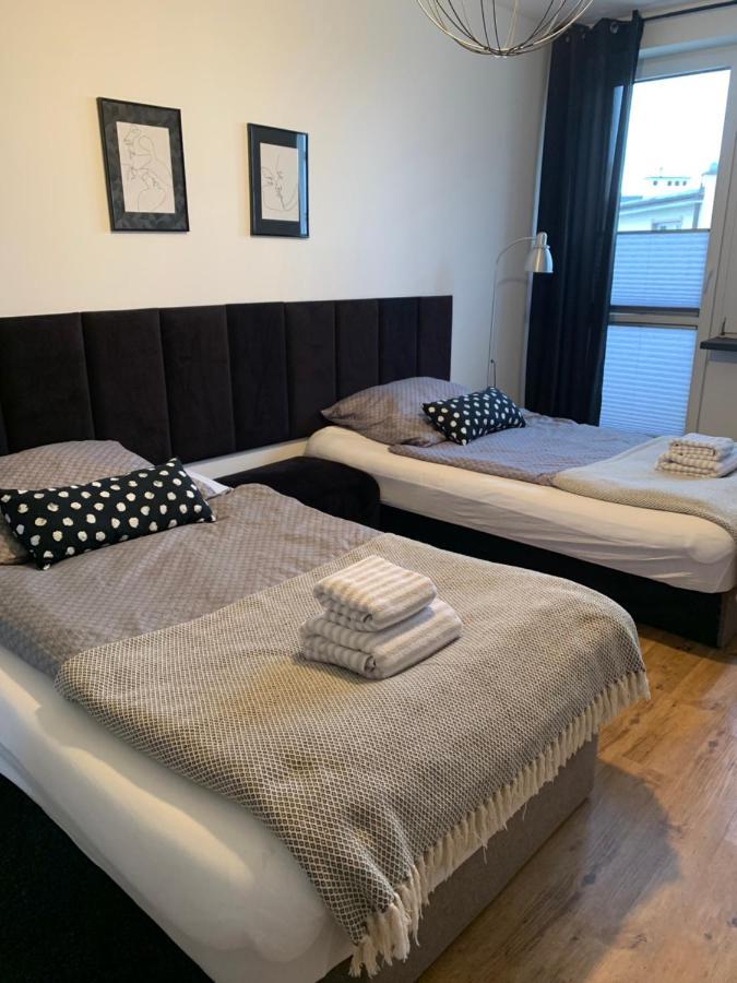 Brzezno Plaza Apartment กดัญสก์ ภายนอก รูปภาพ